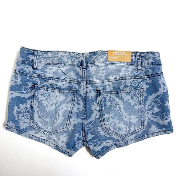 Mossimo Supply Co. Lace-pattern Shorts (size 5) - Picture 2 of 8